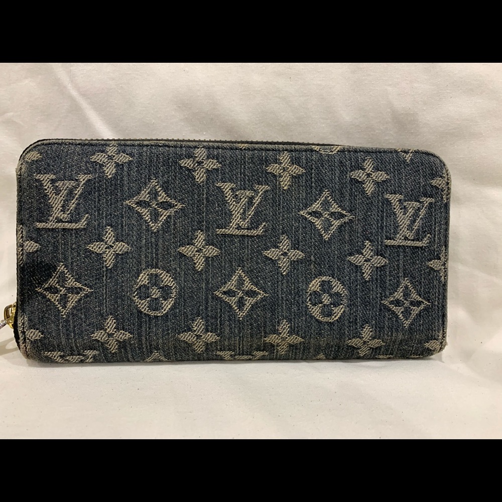 Long zipper wallet